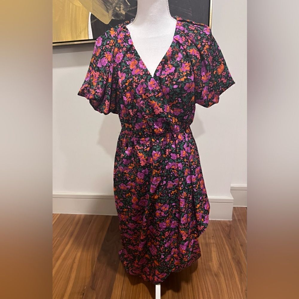 Entro women’s floral dress NWT size small